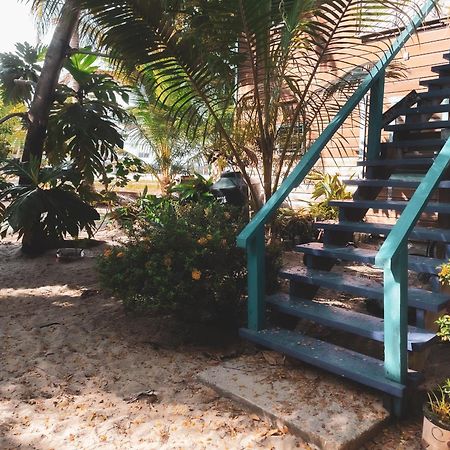 Anda Di Hows Hostel Placencia Εξωτερικό φωτογραφία