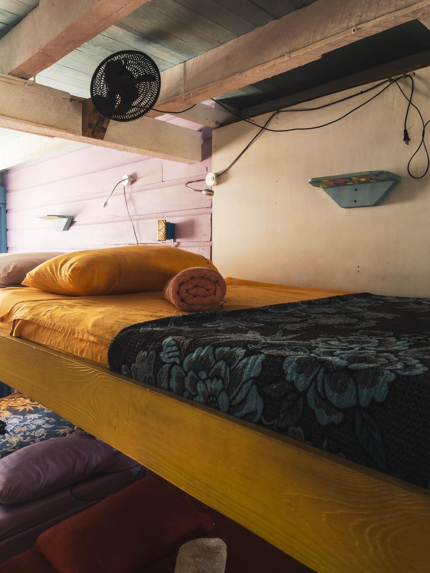 Anda Di Hows Hostel Placencia Εξωτερικό φωτογραφία