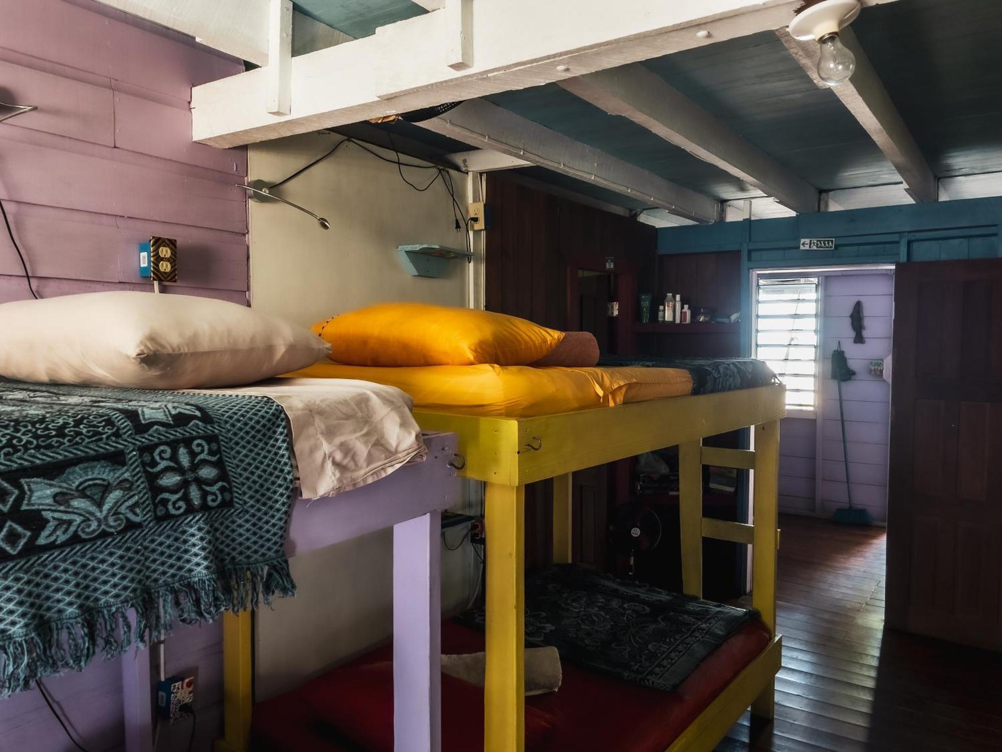 Anda Di Hows Hostel Placencia Εξωτερικό φωτογραφία