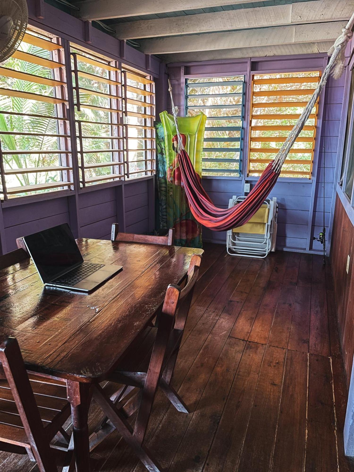 Anda Di Hows Hostel Placencia Εξωτερικό φωτογραφία