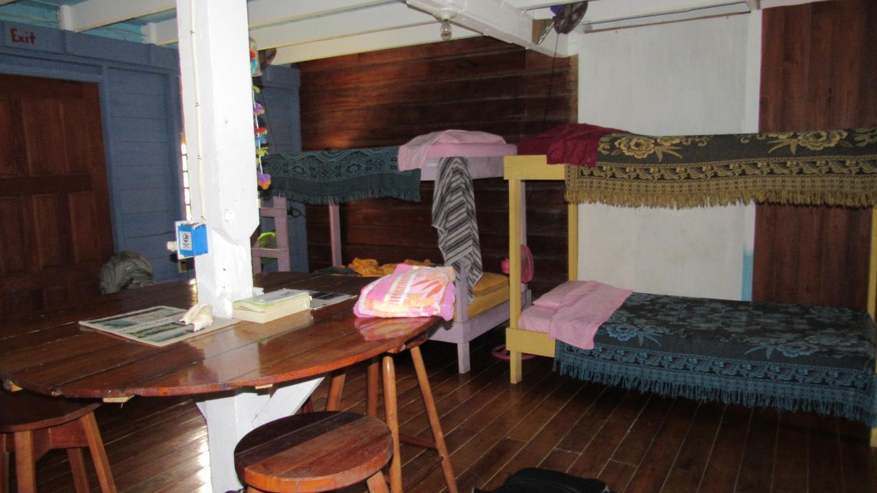 Anda Di Hows Hostel Placencia Εξωτερικό φωτογραφία