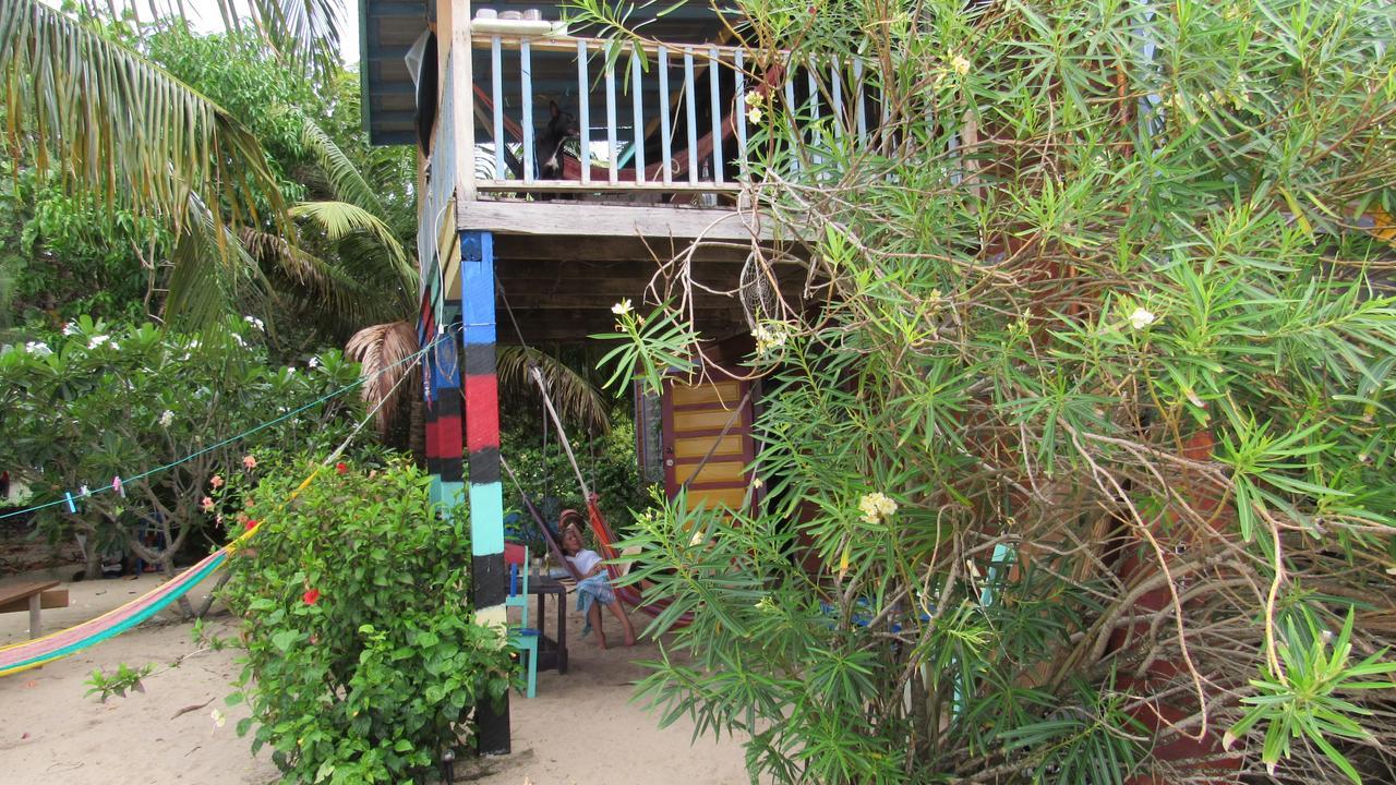 Anda Di Hows Hostel Placencia Εξωτερικό φωτογραφία