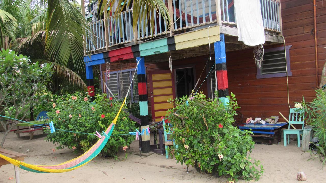 Anda Di Hows Hostel Placencia Εξωτερικό φωτογραφία