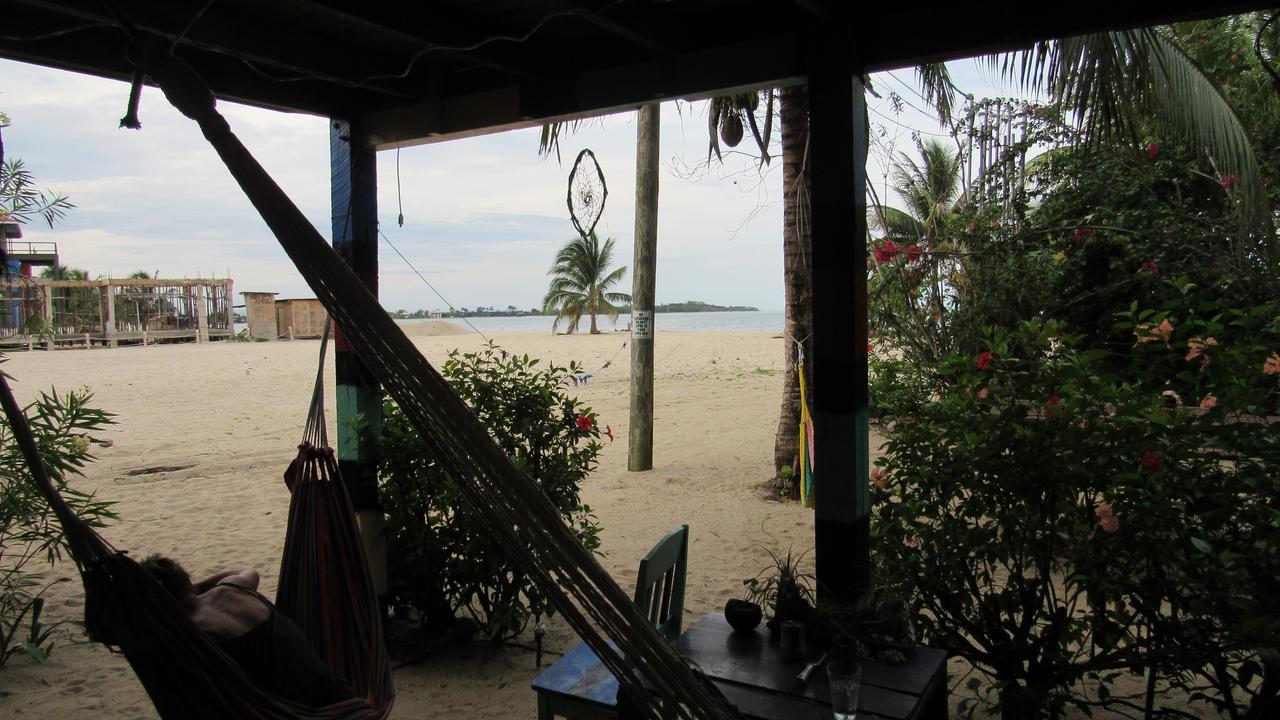 Anda Di Hows Hostel Placencia Εξωτερικό φωτογραφία